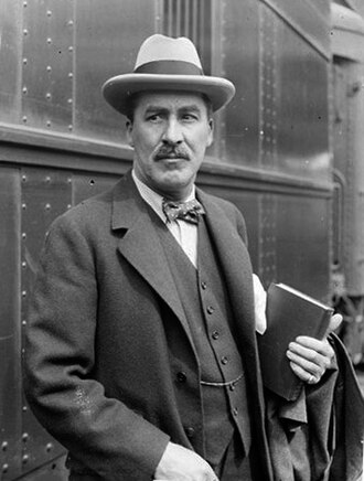 Howard Carter Discovers Tutankhamun’s Tomb Entrance in Egypt, November 4, 1922