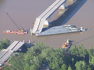 Tugboat Robert Y. Love Collides with I-40 Pier, 14 Dead, May 26, 2002