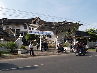 Yogyakarta Earthquake Devastates Central Java, 5,700 Dead May 27, 2006