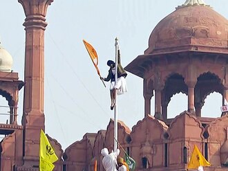 Delhi Farmers Storm Red Fort, Clash with Police, One Killed January 26, 2021