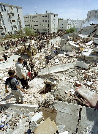 Boumerdès Earthquake in Algeria Kills 2,200, Triggers Tsunami May 21, 2003