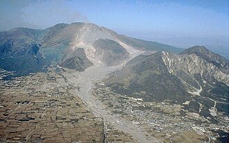 Mount Unzen Erupts in Kyūshū, Japan, Killing 43, June 3, 1991