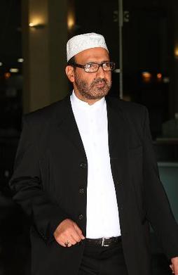 Sydney Martin Place Café Hostage Crisis Ends in Police Raid, December 15, 2014